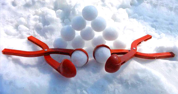 Sno-Baller The Perfect Snowball Maker